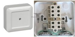 Картинка коробка Schneider Electric 102х100х37 IP44 для электроплит коробка клеммная IP44 для подключения электроплит и духовок (колодка 5х6,0 мм2, 380 В, 40А), цвет-белый, арт. KLK-5S купить 